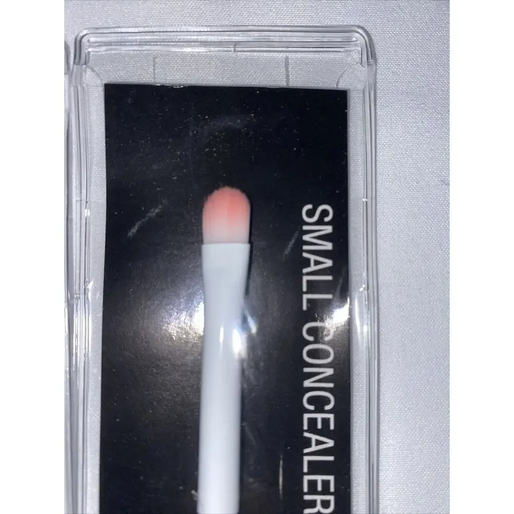 Wet N Wild Small Concealer Brush Cruelty Free Vegan Set of 2